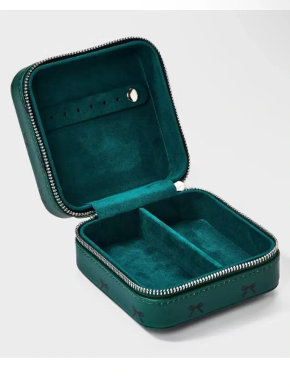 Cat & Jack Girl’s Bow Print Green Square Zip Jewelry Organizer Case